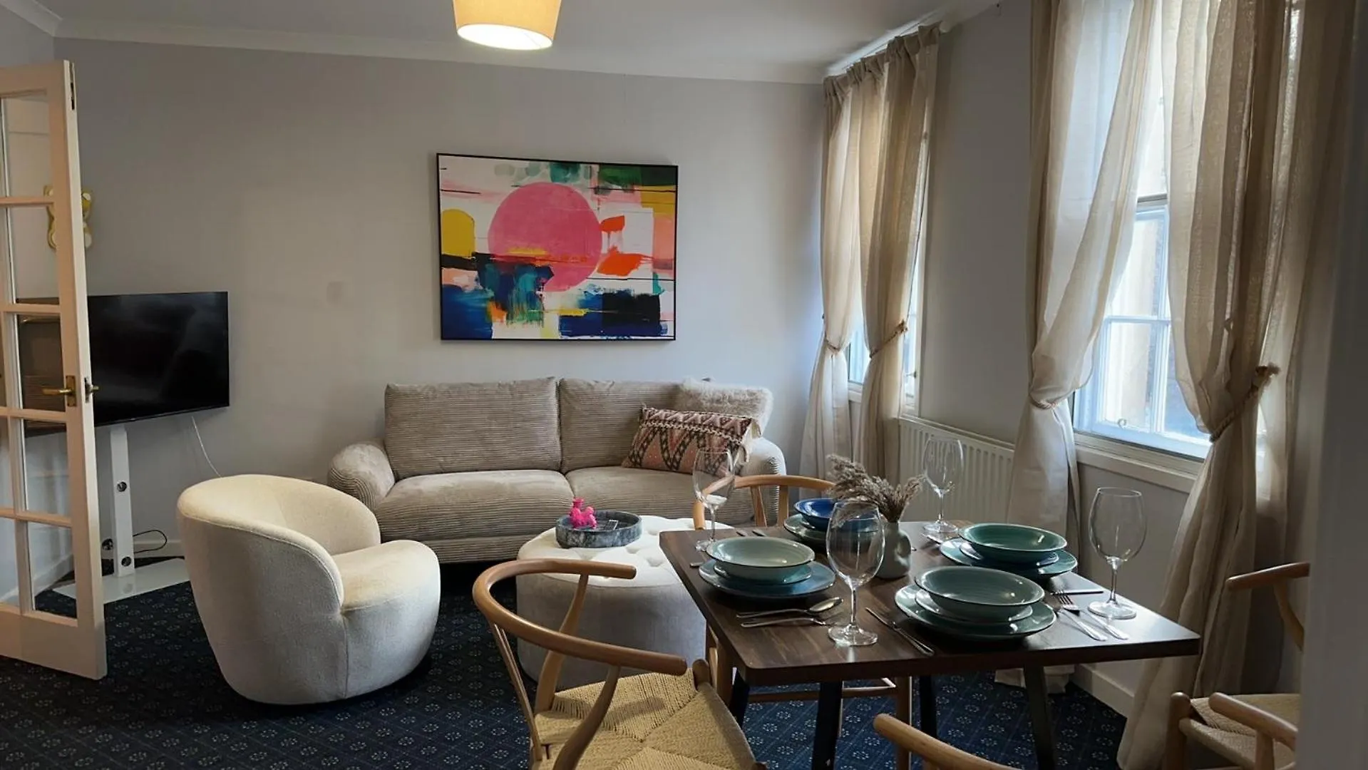 Nicolson Street Two Bedrooms Edinburgh